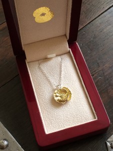 JW1104-First-World-War-Poppy-Necklace-2