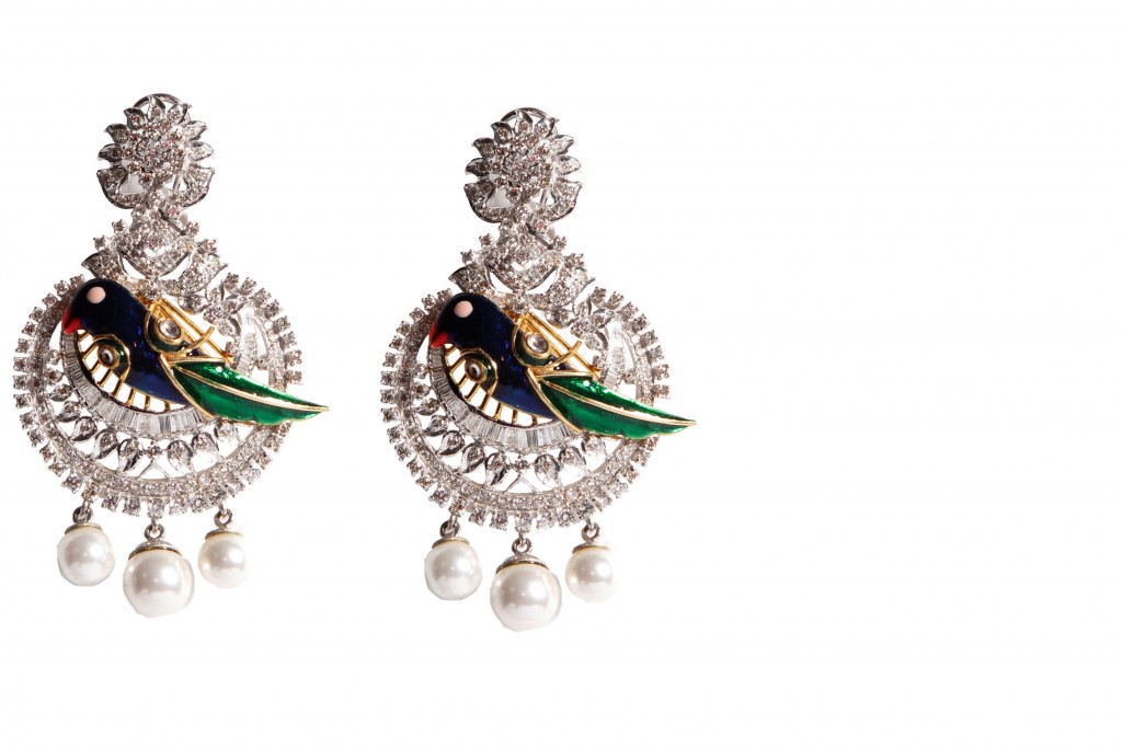 Dillano animal earring, Material Used-Diamond & Meena, Price- 4,35,000