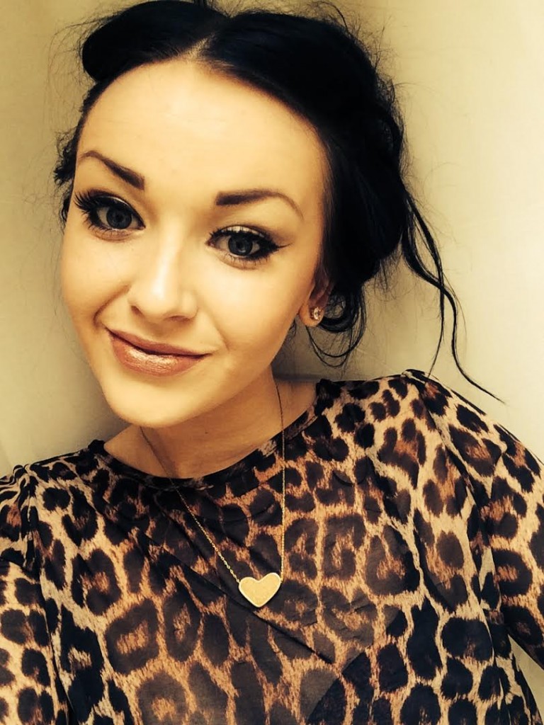 flo-perfume-necklace