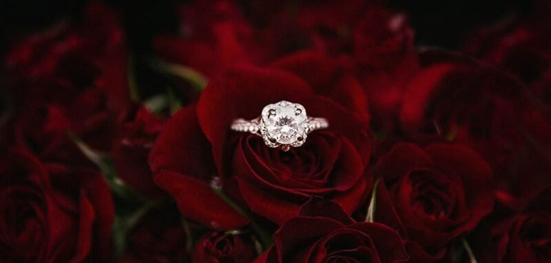 Buying Engagement Rings Online – The Do’s and Don’ts