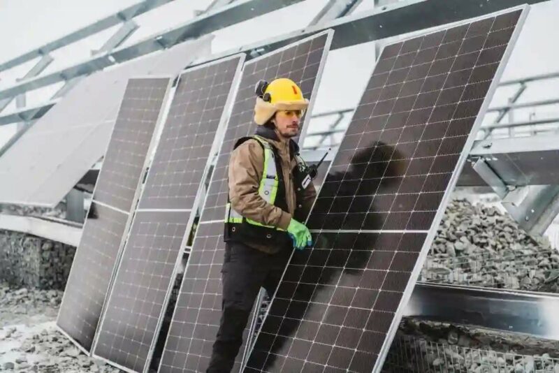 Rio Tinto Completes Solar Power Plant at Diavik Diamond Mine diavik solar installation