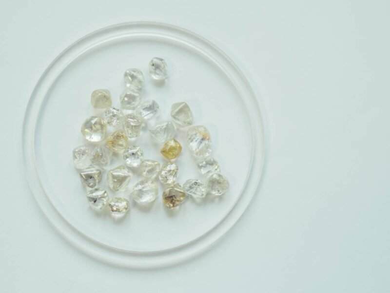 De Beers Implements Price Cuts for Rough Diamonds de beers (1)